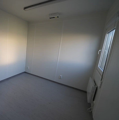 bürocontainer /6×3 meter mit fenstern auf der langen rechten seite bürocontainer /6×3 meter mit fenstern auf der langen rechten seite